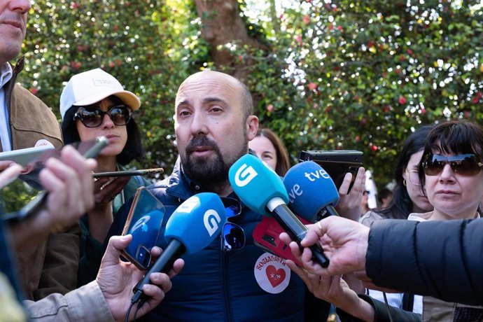 El  concejal de Economía, Hacienda del ayuntamiento de A Coruña, José Manuel Lage, se manifiestan por el Día de las Letras Galegas, que se celebra hoy, a 17 de mayo de 2023, en Santiago de Compostela, A Coruña, Galicia (España). El Día de las Letras Gal