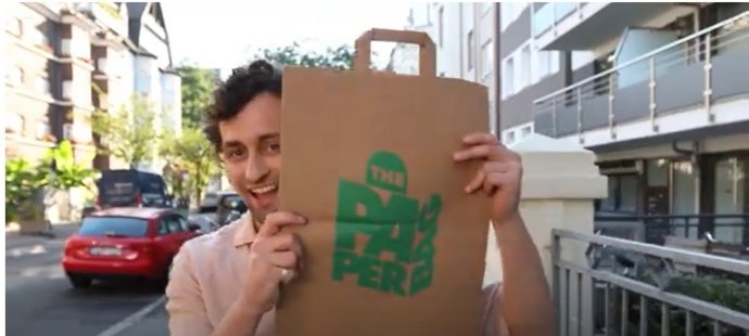 Los datos revelan que nueve de cada diez consumidores reutilizan las bolsas de papel tres veces de media.