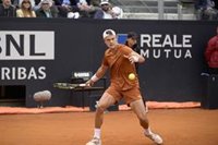 Rune sorprende a Djokovic en cuartos de Roma