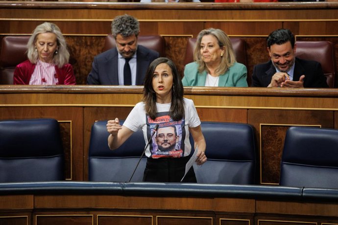 La ministra de Derechos Sociales y Agenda 2023, Ione Belarra, interviene durante una sesión de control al Gobierno, en el Congreso de los Diputados, a 17 de mayo de 2023, en Madrid (España).