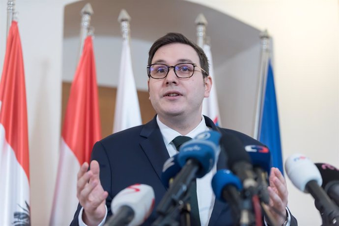 Archivo - April 12, 2022, Stirin, Czech Republic: Czech foreign minister Jan Lipavsky speaks during joint press conference of Central 5 (C5) European Foreign Ministers' group in Stirin Castle near Prague. Central (C5) European Foreign Ministers group wa