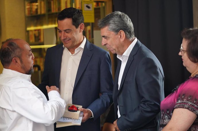 Moreno apuesta por "el modelo de gestión del cambio" en Dos Hermanas de la mano de Fernando Carrillo (PP)