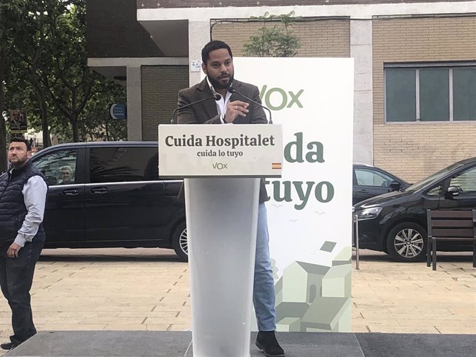 El líder de Vox en Catalunya, Ignacio Garriga, en un mitin en L'Hospitalet de Llobregat (Barcelona)