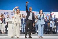 Feijóo pide el voto para Buruaga e Igual: Ya es hora que en Cantabria manden dos mujeres"