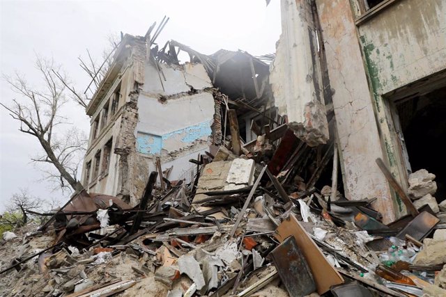 Archivo - Un edificio derruido en Kostiantynivka, en Donetsk