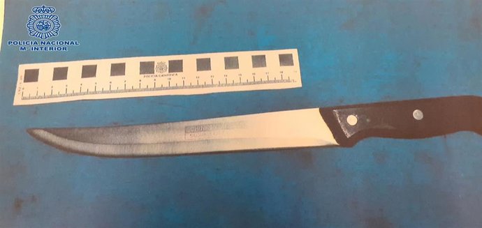 Cuchillo con el que el que el detenido intentó robar un estanco en Logroño