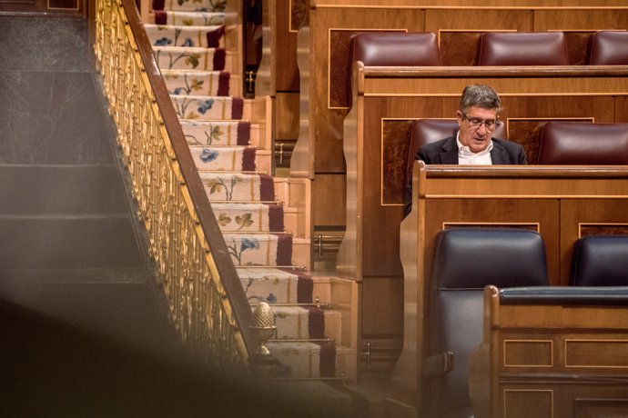 El portavoz del Grupo Socialista en el Congreso de los Diputados, Patxi López, durante una sesión plenaria en el Congreso de los Diputados, a 18 de mayo de 2023, en Madrid (España). 