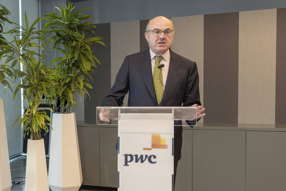 Luis de Guindos, vicepresidente del BCE,  participa en la reunión de socios de PwC