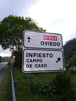 Lleteru con topónimos namás en castellanu na N-634.