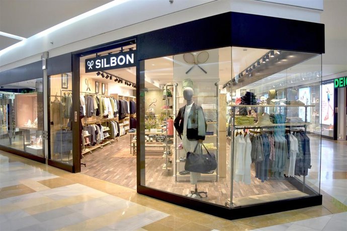 Miramar amplía su oferta comercial en Fuengirola (Málaga) con la apertura de la nueva tienda de moda Silbon