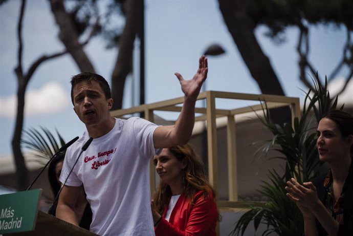 El líder de Más País, íñigo Errejón, interviene durante un acto de Más Madrid, en el parque Lorenzo Azofra, a 13 de mayo de 2023, en Getafe, Madrid (España).