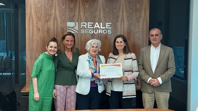 Pilar Suárez-Inclán, directora de Comunicación Institucional y RSE de Reale Seguros, distinguida como embajadora de la Casilla Empresa Solidaria.