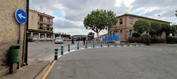El Ayuntamiento reordena el tráfico de la plaza de la Iglesia en el barrio de El Cortijo