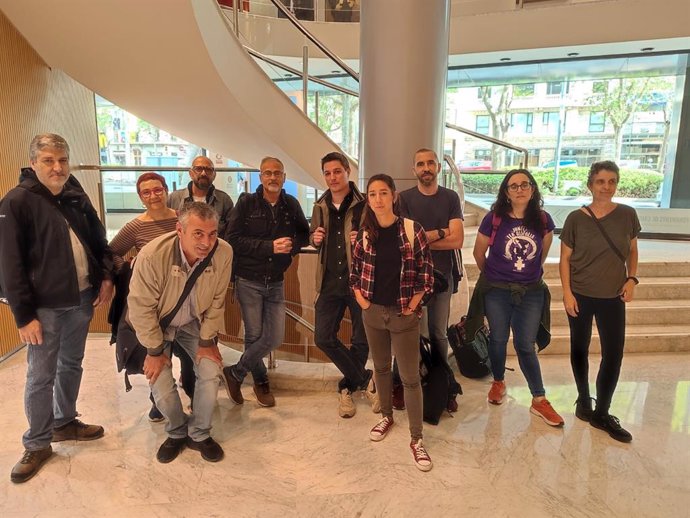 Los 12 delegados sindicales que se han encerrado en la sede de la Diputación de Barcelona