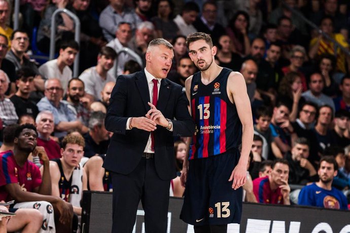 Archivo - Sarunas Jasikevicius, Head coach of FC Barcelona during the Turkish Airlines EuroLeague match between FC Barcelona and Valencia Basket  at Palau Blaugrana on April 14, 2023 in Barcelona, Spain.