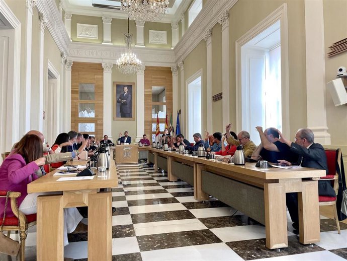Pleno ordinario del Ayuntamiento de Cáceres