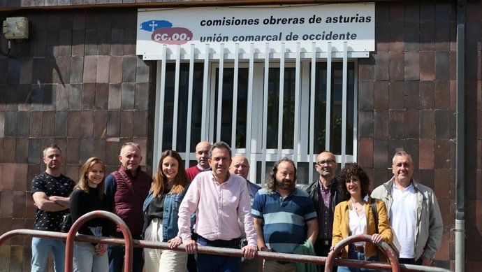 El candidato a la Presidencia del Principado por parte de Convocatoria por Asturies, Ovidio Zapico, en la sede de CCOO del occidente.