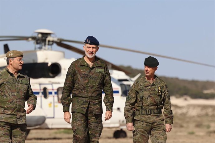El Rey de España Felipe VI a su llegada a la fase Swift Response del ejercicio multinacional Defender Europe 23, en el Centro Nacional de Adiestramiento San Gregorio, a 18 de mayo de 2023, en Castejón de Valdejasa, Zaragoza, Aragón (España). Defende