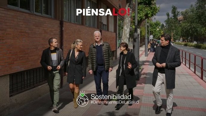 El candidato socialista, Pablo Hermoso de Mendoza, con parte de su equipo