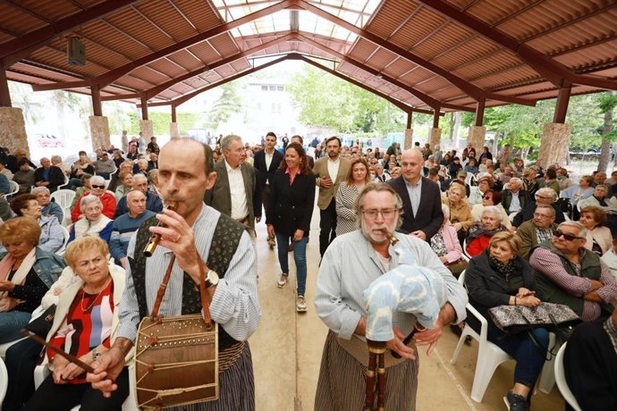 Más de 900 personas y 22 agrupaciones participan en Lluc en el encuentro de asociaciones de personas mayores.