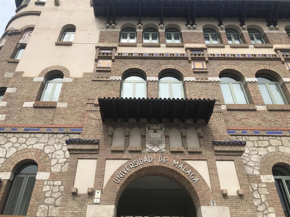 Archivo - La Universidad de Málaga (UMA), a través de los Vicerrectorados de Estudiantes y Deporte y de Investigación y Transferencia, participa en el desarrollo del proyecto educativo 'ScienceIES' junto a investigadores de la Facultad de Ciencias