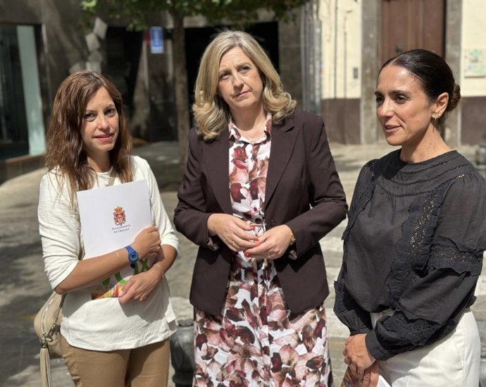Mónica Rodríguez Gallego, Beatriz Sánchez Agustino y Paloma Gómez Enríquez, de Vox en Granada