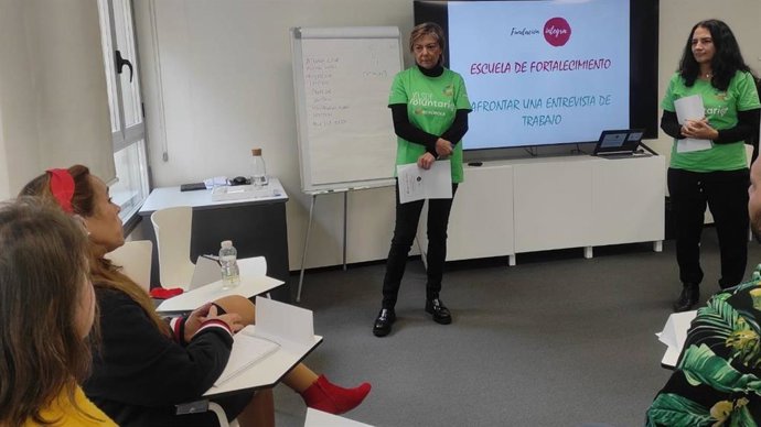 Fundación Iberdrola y Fundación Integra incorporan al mundo laboral a más de 80 mujeres víctimas de violencia a través del programa 'Iluminando el empleo'