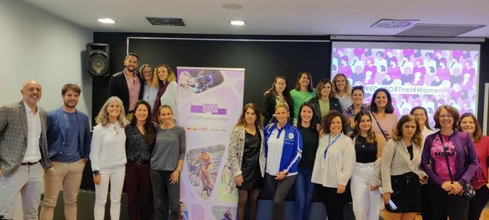 Unas 30 mujeres directivas o gestoras en el ámbito del deporte balear participan en el programa Red de Líderes