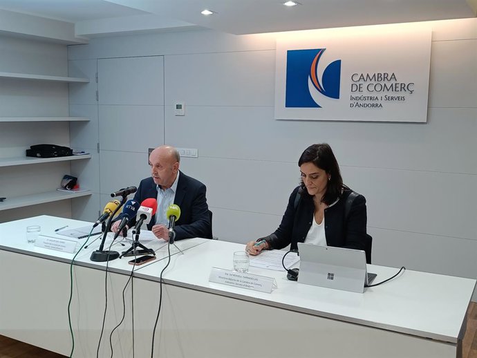Josep Maria Mas i Sol Rossell en la roda de premsa d'aquest dijous
