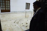 Una tormenta provoca la caída de un trozo de cornisa del salón de plenos del Parlamento andaluz