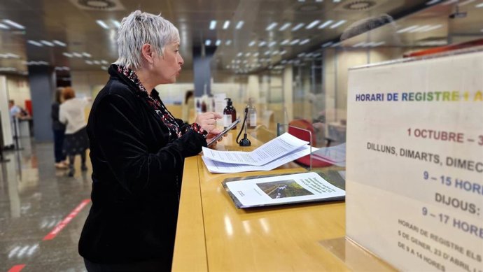 La alcaldable de Cs Anna Grau registra la denuncia.
