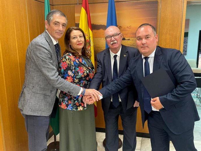 La Junta y Coprehu sellan una Alianza para impulsar la yerminación de la presa de Alcolea.