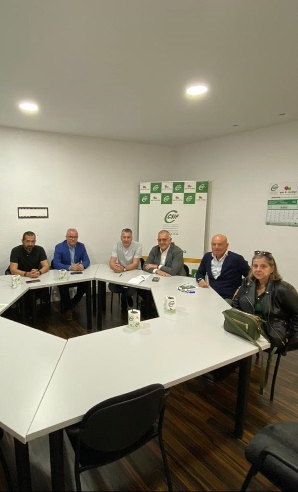 El candidato a la Alcaldía de Zaragoza por el Partido Aragonés (PAR), Clemente Sánchez-Garnica, ha mantenido una reunión, junto a Otros miembros de la candidatura, con miembros de CSIF sobre seguridad ciudadana