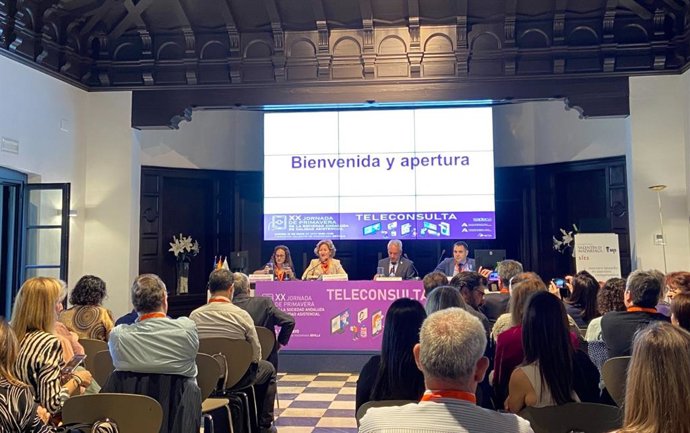 Acto inaugural de XX Jornada de Primavera de la Sociedad Andaluza de Calidad Asistencial (Sadeca) en Sevilla.