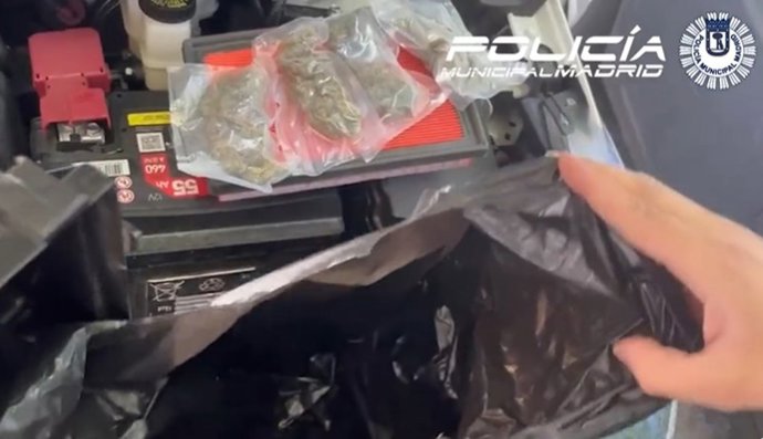 Archivo - Detenido un hombre que escondía en el filtro del aire de su coche de movilidad reducida el hachís que vendía