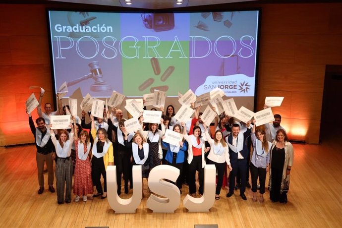 La Universidad San Jorge celebra la ceremonia de graduación de más de 400 alumnos de posgrado.