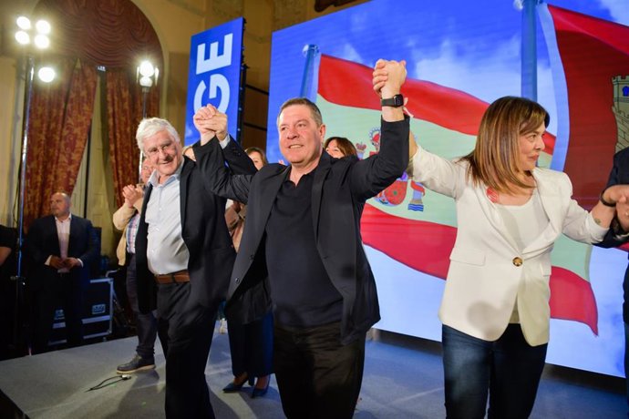 El expresidente regional, José María Barreda; el candidato del PSOE a la Presidencia de C-LM, Emiliano García-Page y la candidata a la Alcaldía de Ciudad Real, Pilar Zamora, en un acto en la capital.