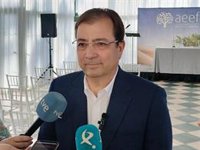 Vara admite que la situación del incendio Hurdes y Gata es "francamente difícil" y pide "precaución por encima de todo"