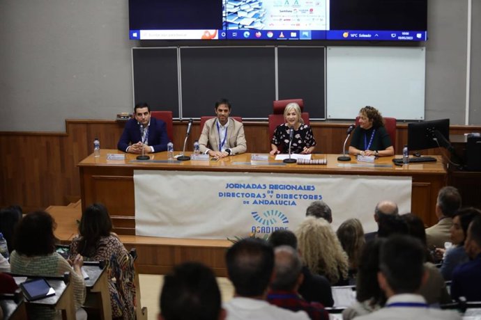 La consejera de Desarrollo Educativo y Formación Profesional, Patricia del Pozo, asiste en Sevilla a las XV Jornadas Regionales de la Asociación Andaluza de Directores y Directoras de Infantil y Primaria y Residencias Escolares (Asadipre)