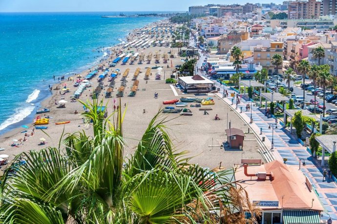 Archivo - Imagen de Torremolinos. Playa y paseo marítimo.