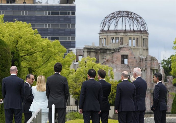 May 19, 2023, Hiroshima, Japan: Mayor of Hiroshima Kazumi Matsui (back) speaks to G7 leaders in with the Atomic Bomb Dome in the background in the Peace Memorial Park as part of the G7 Hiroshima Summit in Hiroshima, Japan, 19  May 2023. (Photo by Franck