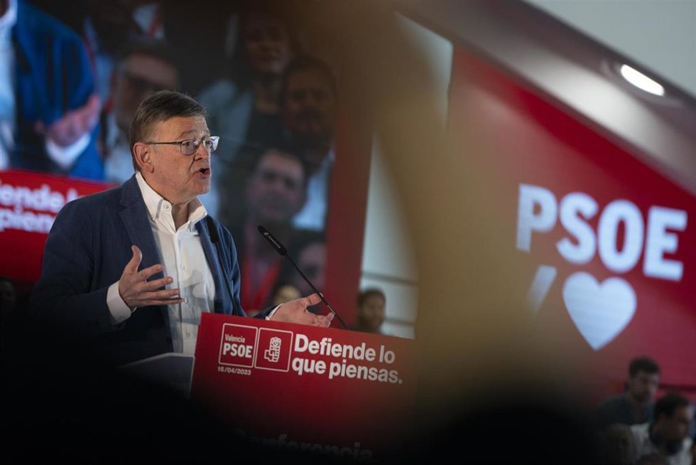 Archivo - El 'president' de la Generalitat Valenciana y secretario general del PSPV, Ximo Puig, en la Conferencia Municipal del PSOE