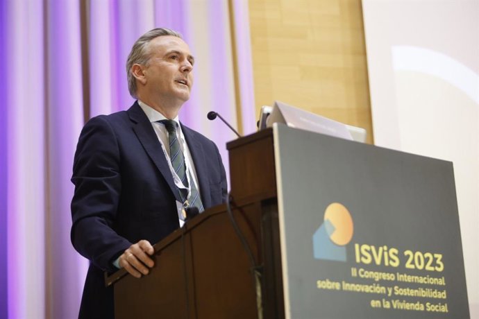El director general de la Agencia de Vivienda y Rehabilitación de Andalucía (AVRA), Juan Carlos del Pino, en Isvis 2023