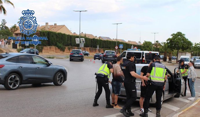 Nota De Prensa: "La Policía Nacional Despliega Un Dispositivo De Prevención De La Delincuencia En El Barrio De La Coma"