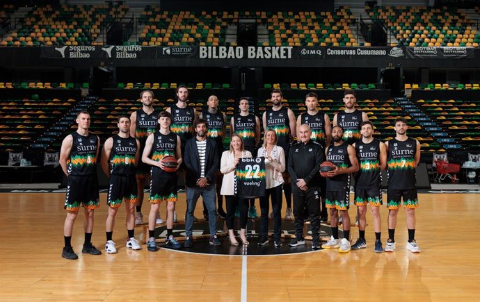 Acte de l'acord de patrocini de Vueling i el Bilbao Basket 