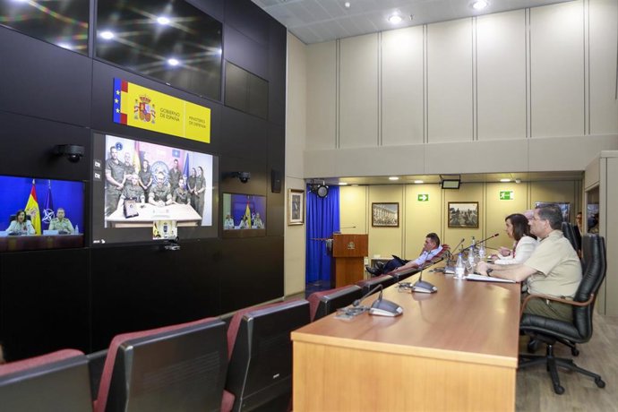 La ministra de Defensa, Margarita Robles, en una videoconferencia con el contingente español en Turquía