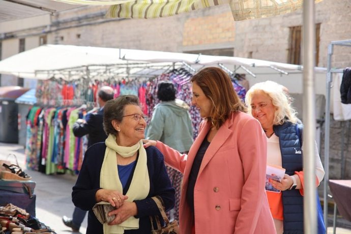 La portavoz del PP en el Ayuntamiento de Valncia y candidata de esta formación a la Alcaldía, María José Catalá, durante su visita a Castellar.