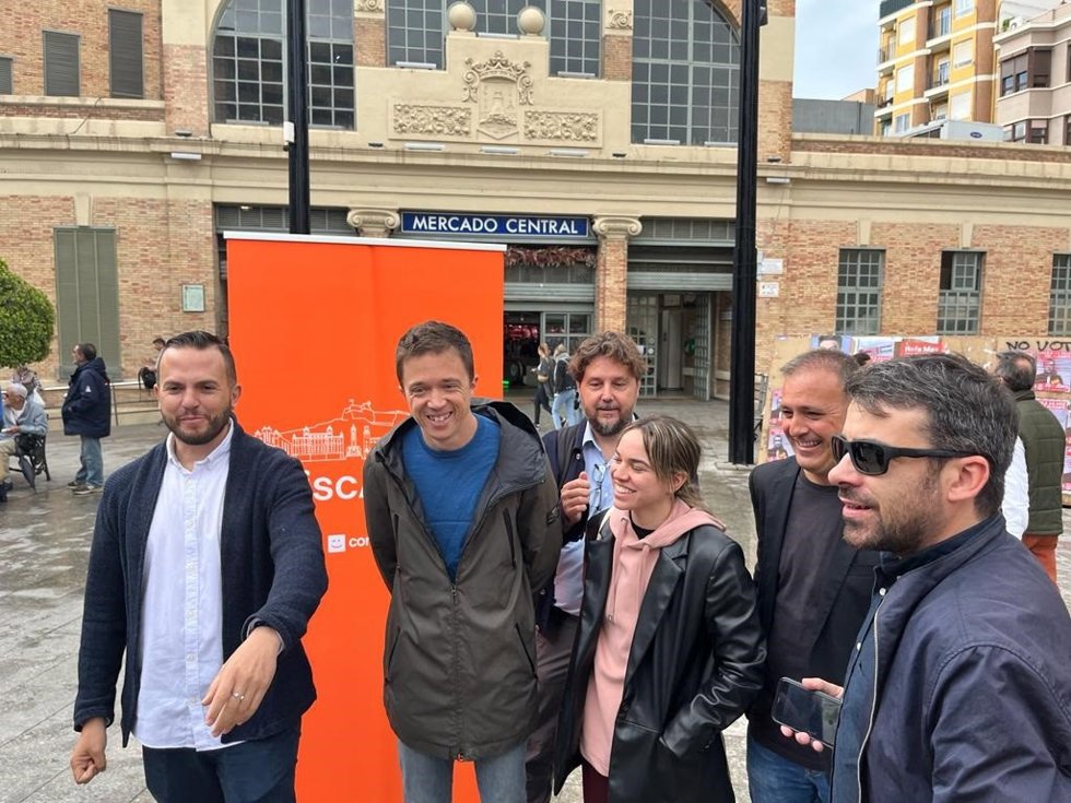 El presidente de Más País, Íñigo Errejón, y el alcaldable de Compromís al Ayuntamiento de Alicante, Rafa Mas.
