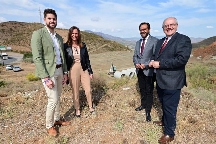 La consejera de Fomento, Articulación del Territorio y Vivienda, Rocío Díaz, visita el desarrollo de las obras del nuevo acceso a la Alpujarra granadina (A-348),