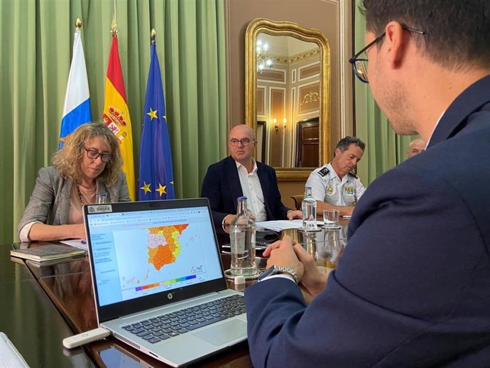 Reunión de coordinación de los medios estatales que participarán en la campaña de verano contra los incendios forestales en el Archipiélago